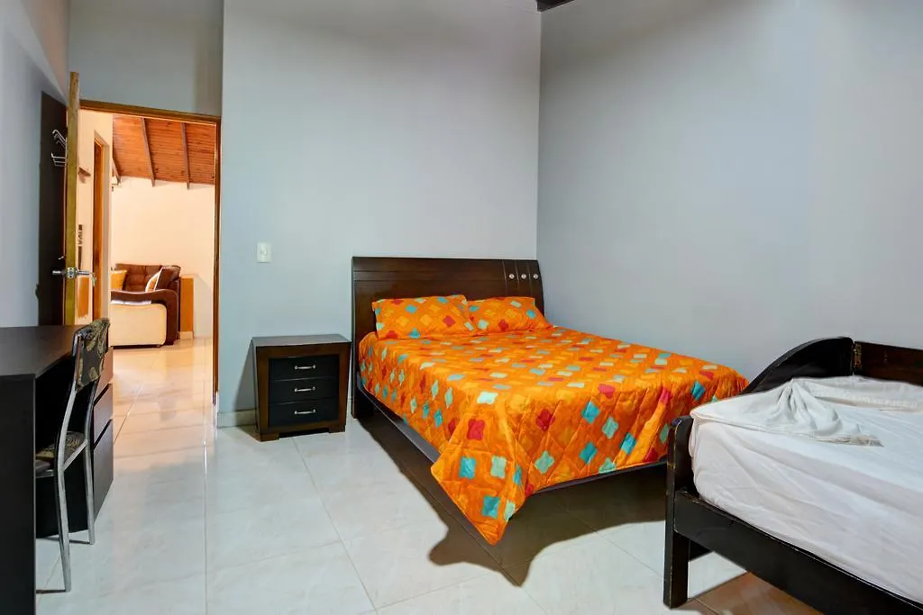 Casa Grande Para Grupos Siete Habitaciones Big House 7 Bedrooms Medellin 0*,