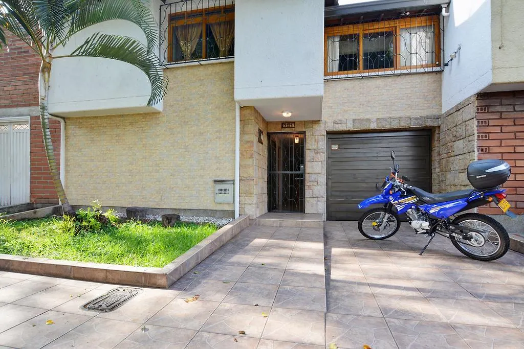 Casa Grande Para Grupos Siete Habitaciones Big House 7 Bedrooms Medellín Kolumbien