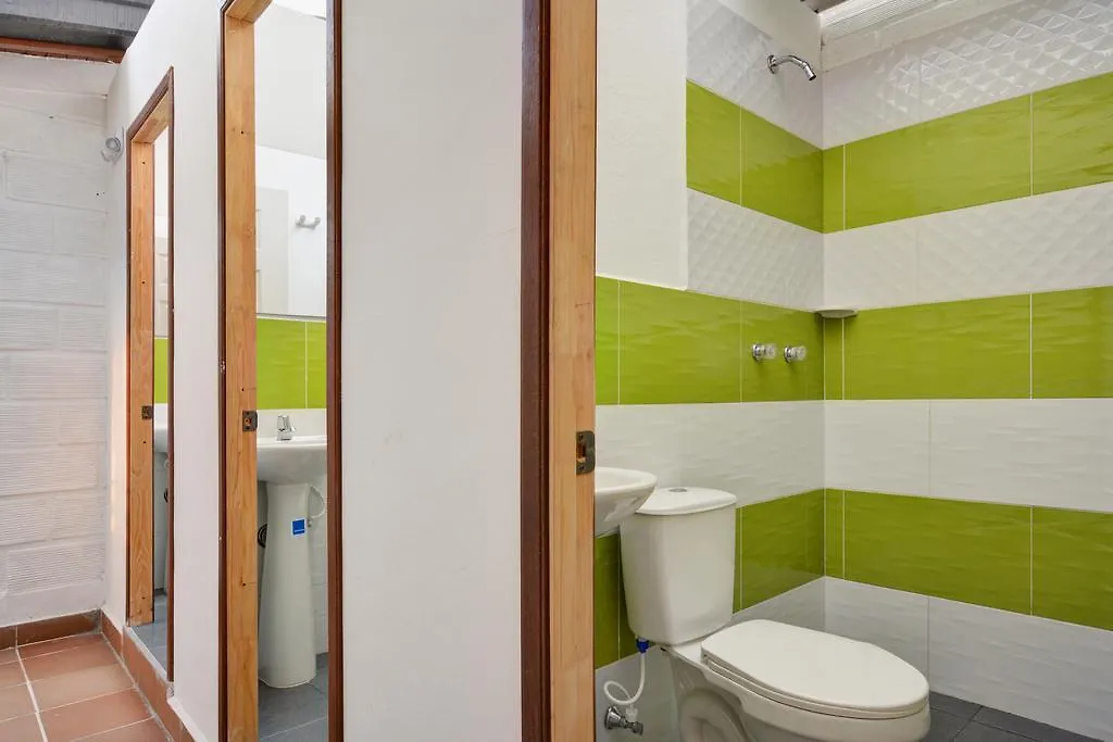 Casa Grande Para Grupos Siete Habitaciones Big House 7 Bedrooms Medellín